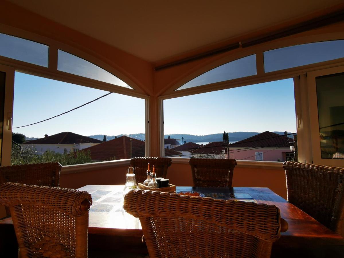 Villa Mala Vala #1 - Seeview - 80 Qm - 2 Sz - 4 Pers Trogir Eksteriør billede