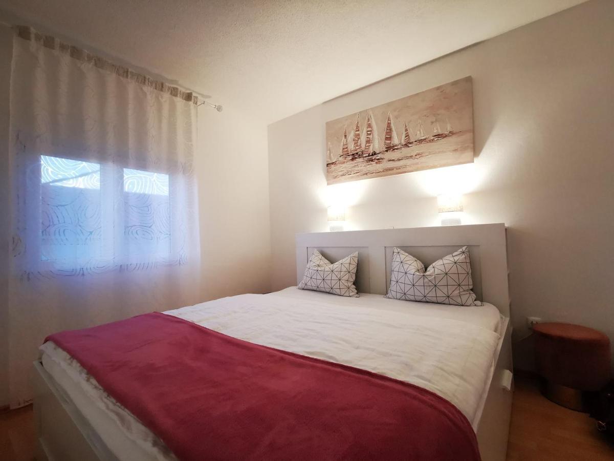 Villa Mala Vala #1 - Seeview - 80 Qm - 2 Sz - 4 Pers Trogir Eksteriør billede
