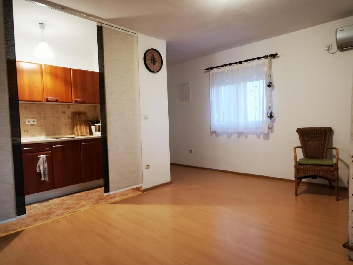 Villa Mala Vala #1 - Seeview - 80 Qm - 2 Sz - 4 Pers Trogir Eksteriør billede